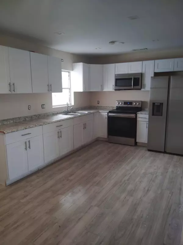 Panama City Beach, FL 32408,5208 Collins ST