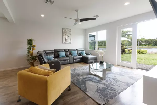 Vero Beach, FL 32967,2172 Falls MNR