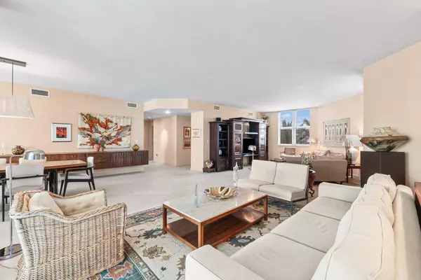 Boca Raton, FL 33432,500 SE Mizner BLVD A411