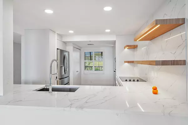 North Palm Beach, FL 33408,356 Golfview RD 405