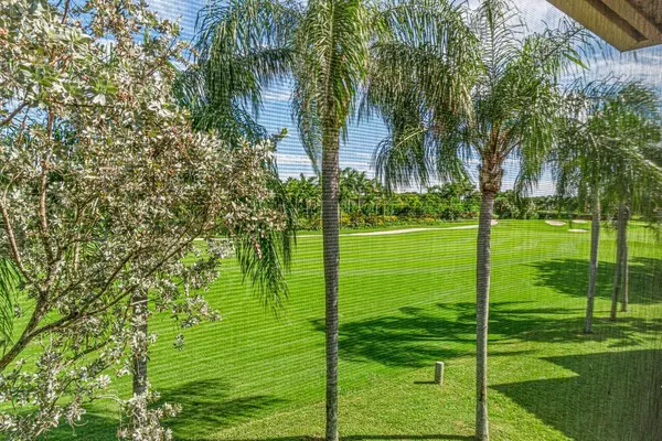 Boynton Beach, FL 33472,8050 Aberdeen DR 202