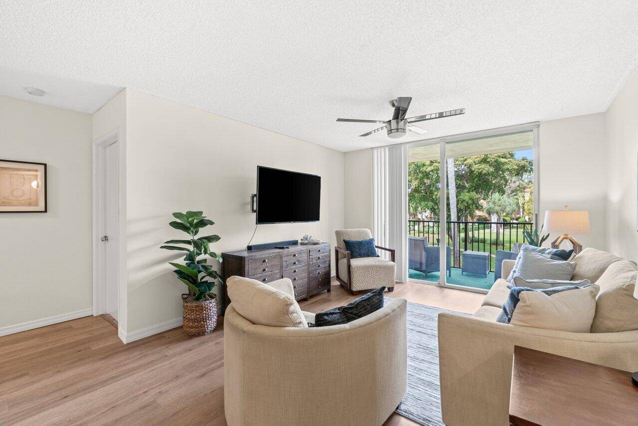 Hypoluxo, FL 33462,127 Yacht Club WAY 206
