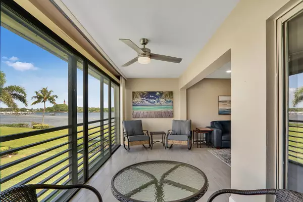 Jupiter, FL 33477,755 Saturn ST E204