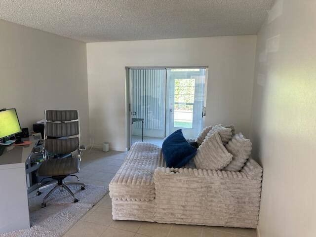 Boynton Beach, FL 33426,1117 Lake TER 105
