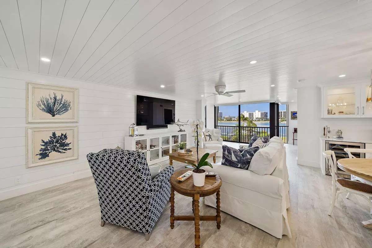 Tequesta, FL 33469,19800 Sandpointe Bay DR 210
