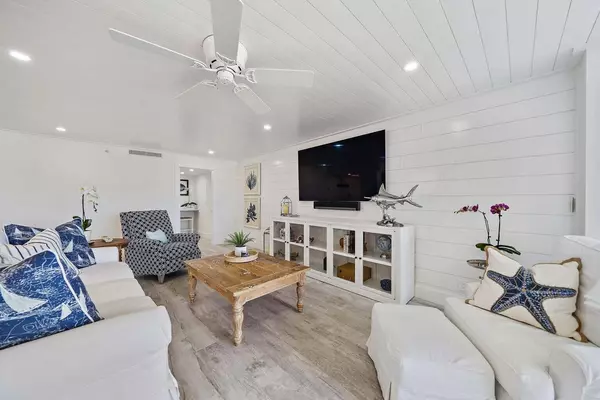 Tequesta, FL 33469,19800 Sandpointe Bay DR 210