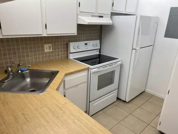 Greenacres, FL 33415,719 Sunny Pine WAY H1