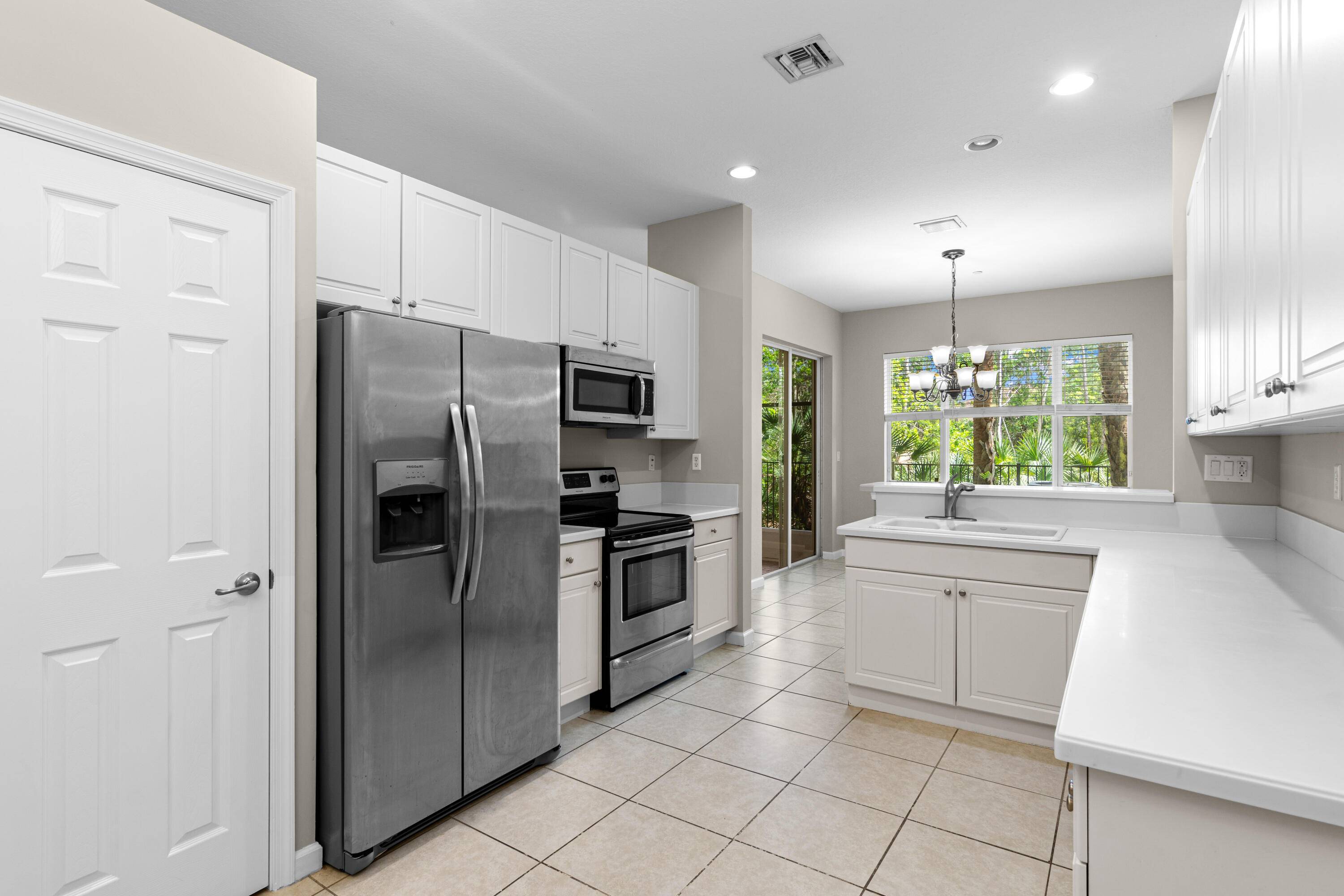 Stuart, FL 34997,252 SW Otter Run PL