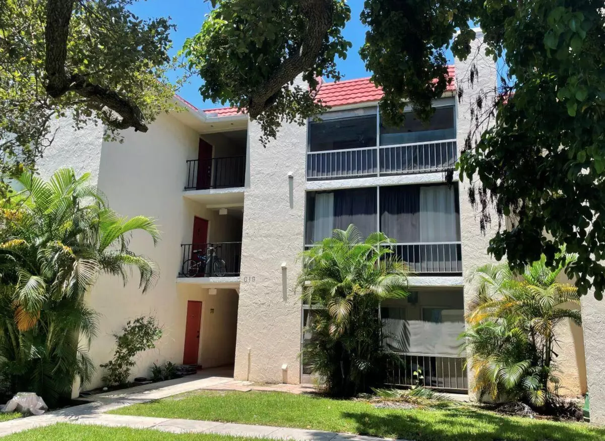 Boca Raton, FL 33486,618 NW 13th ST 11
