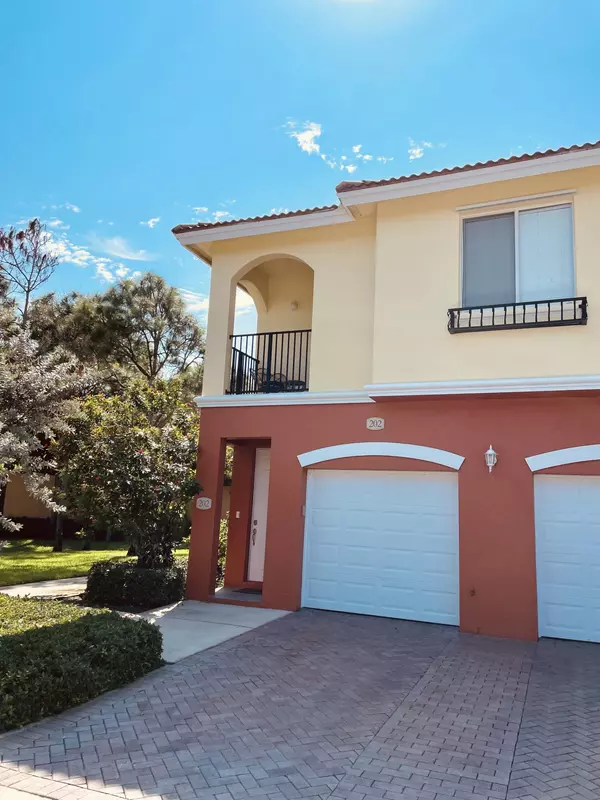 Stuart, FL 34994,58 SE Palermo CT 202
