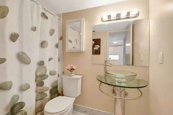 Lake Worth Beach, FL 33460,1502 S Lakeside DR 318