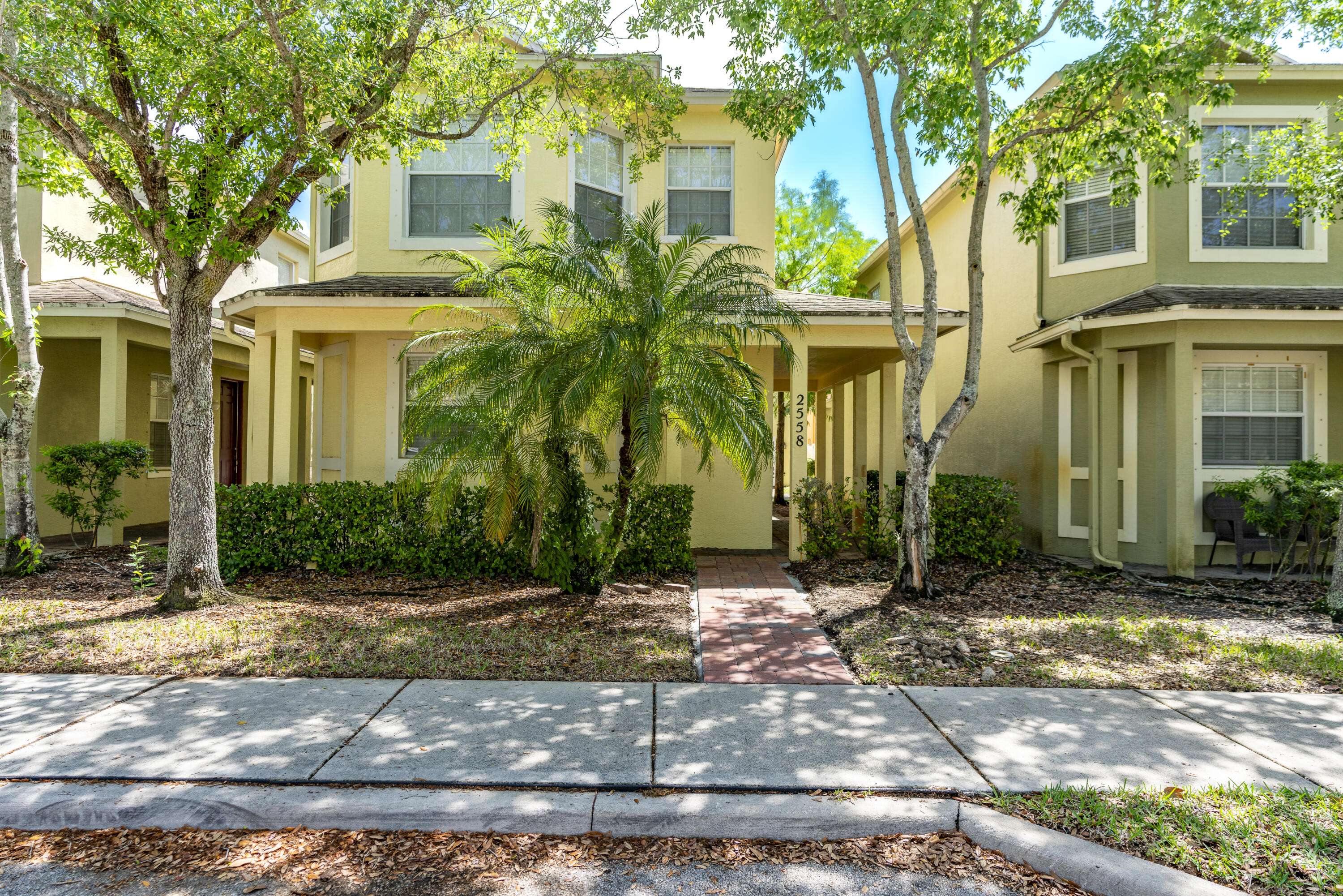 Port Saint Lucie, FL 34952,2558 SE Pineland DR