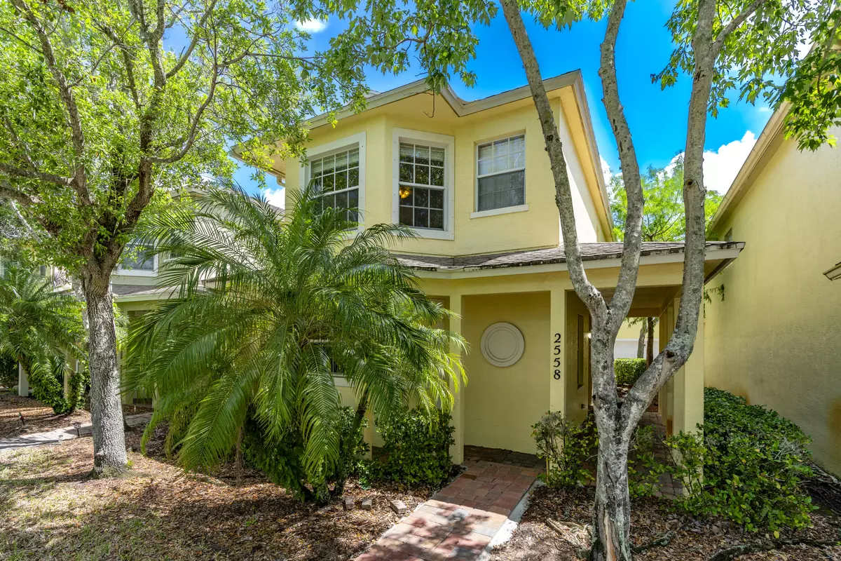 Port Saint Lucie, FL 34952,2558 SE Pineland DR