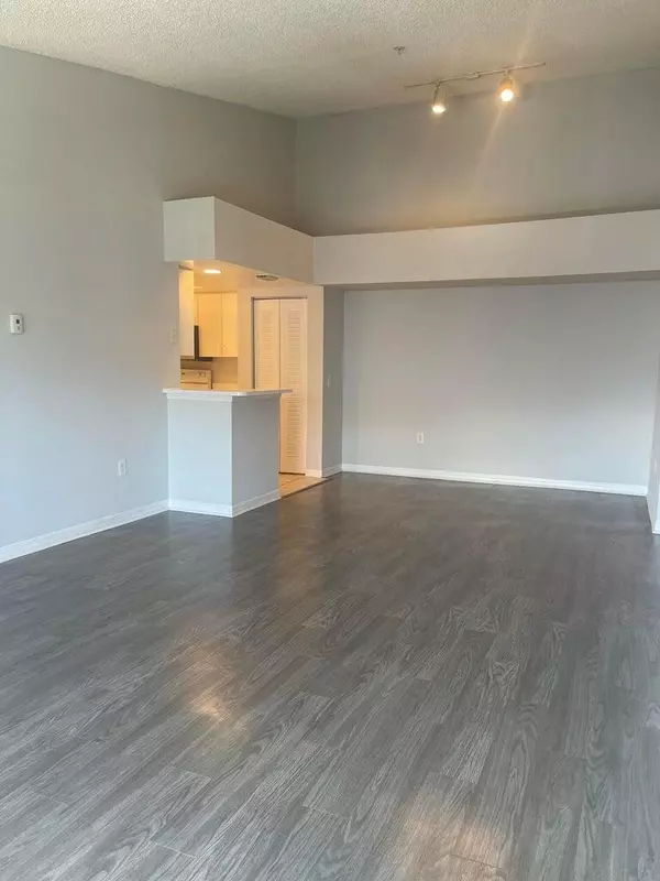 West Palm Beach, FL 33417,4197 N Haverhill RD 212