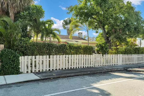 Lake Worth Beach, FL 33460,330 S M ST