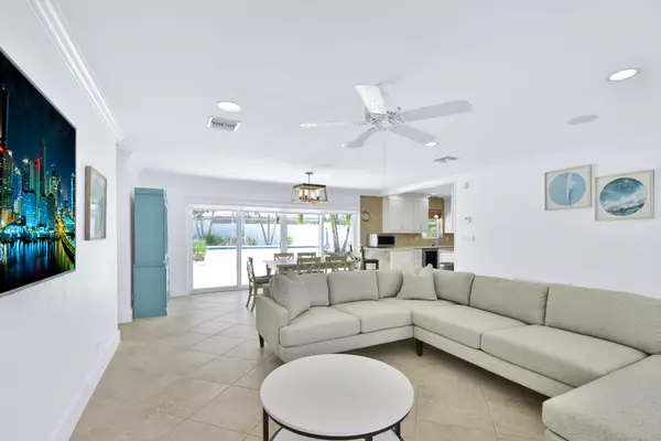 Pompano Beach, FL 33062,2780 NE 5th ST