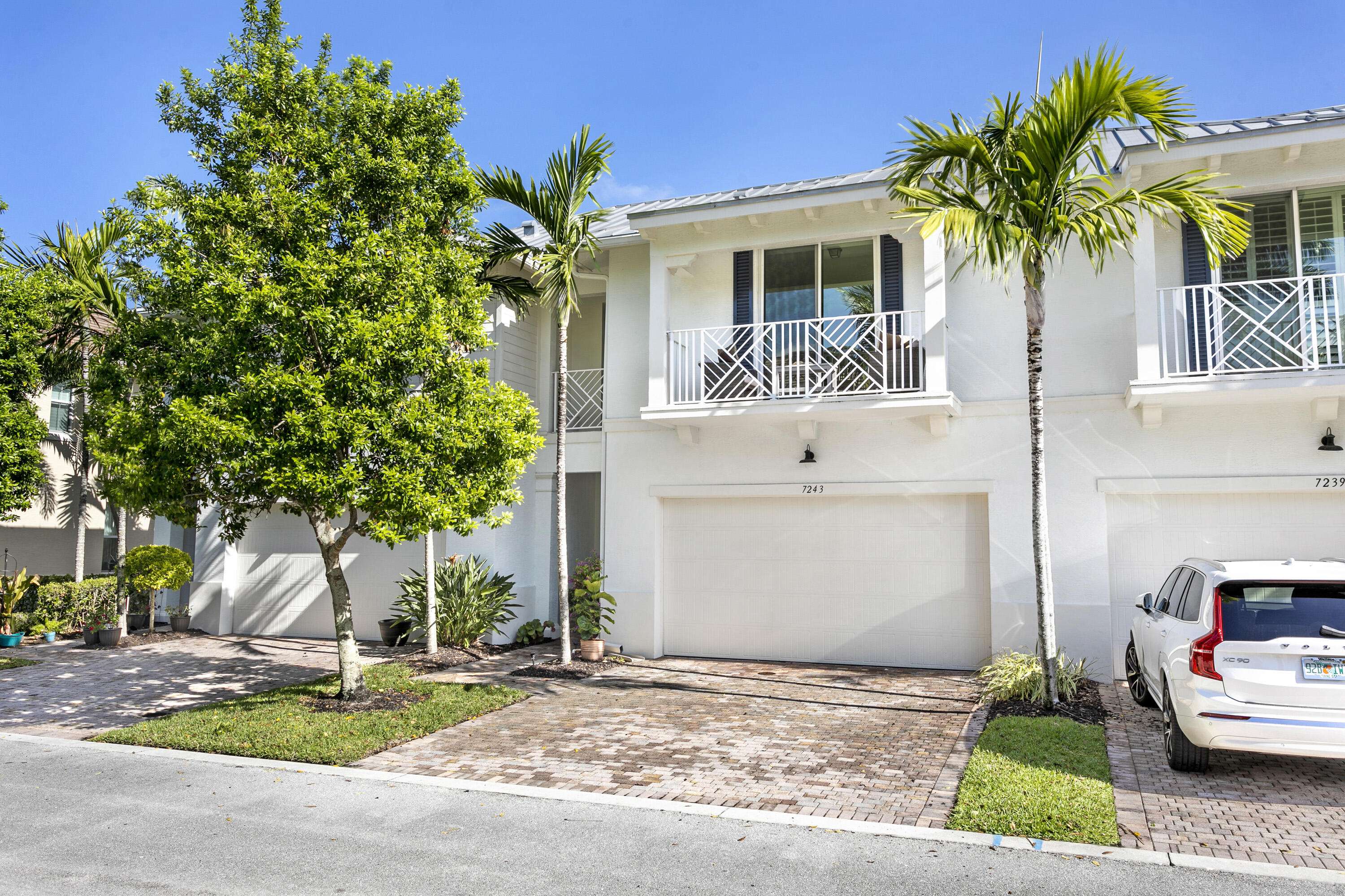 7243 Oxford CT, Palm Beach Gardens, FL 33418