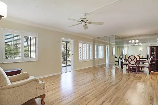 Greenacres, FL 33463,138 Lake Pine CIR D-1