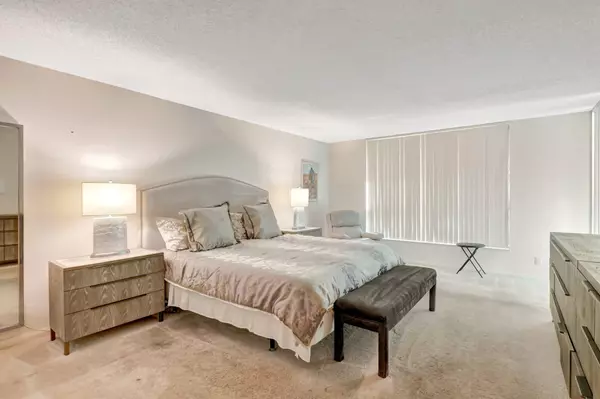 Boca Raton, FL 33434,20110 Boca West DR 217