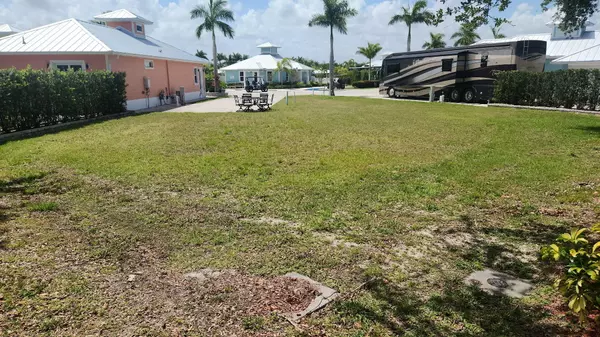 Port Saint Lucie, FL 34986,539 NW Chipshot LN