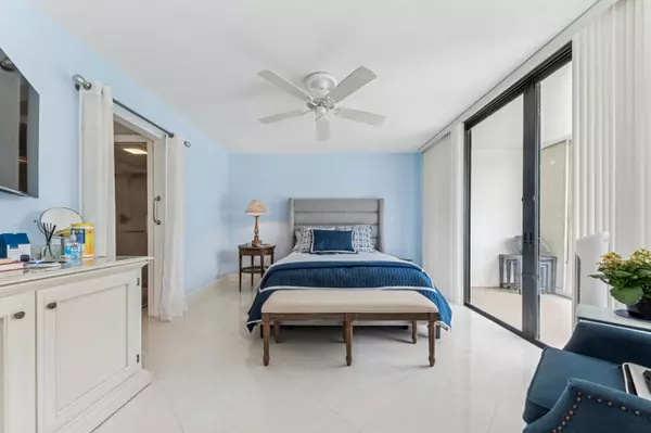 West Palm Beach, FL 33401,2000 Presidential WAY 205