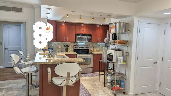 West Palm Beach, FL 33401,403 S Sapodilla AVE 317