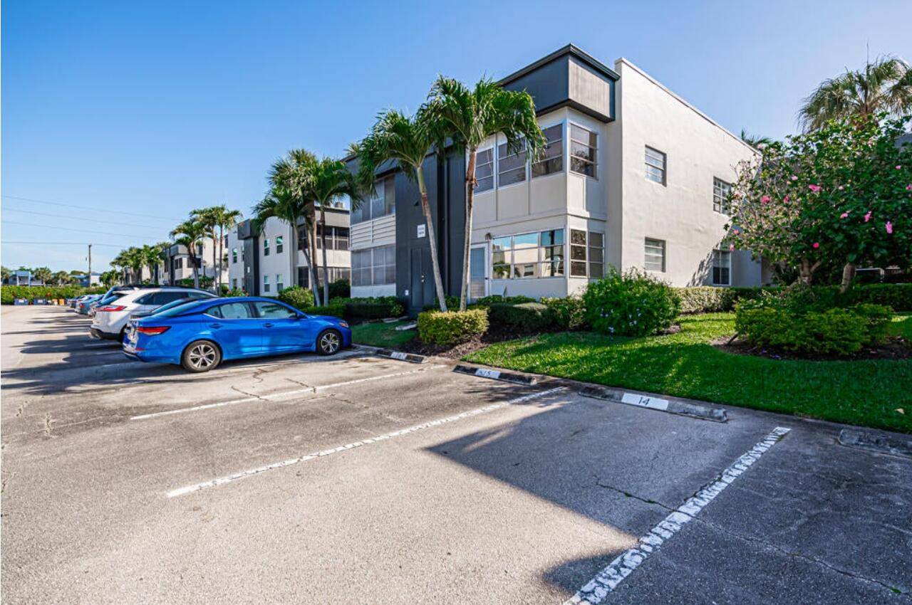 372 Burgundy H, Delray Beach, FL 33484