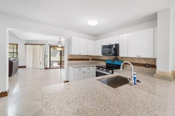 Wellington, FL 33414,1752 Shoreside CIR