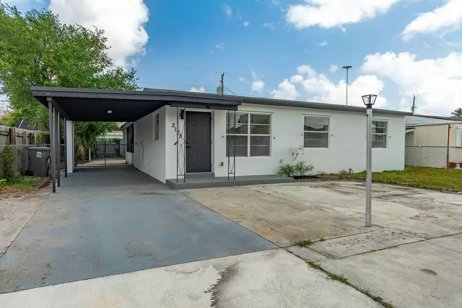 2125 Longwood RD, West Palm Beach, FL 33409