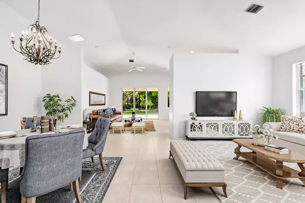 West Palm Beach, FL 33411,9743 Sandpiper LN
