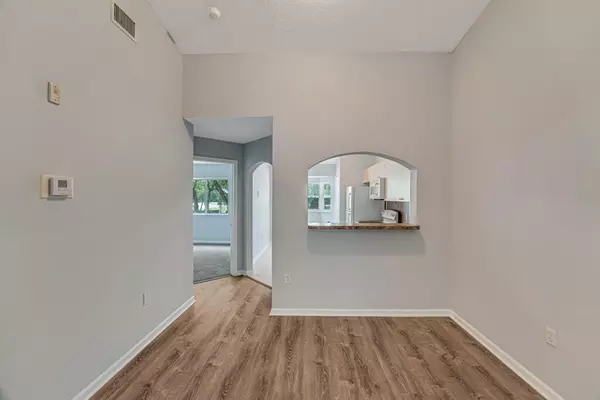 West Palm Beach, FL 33411,3810 N Jog RD 204