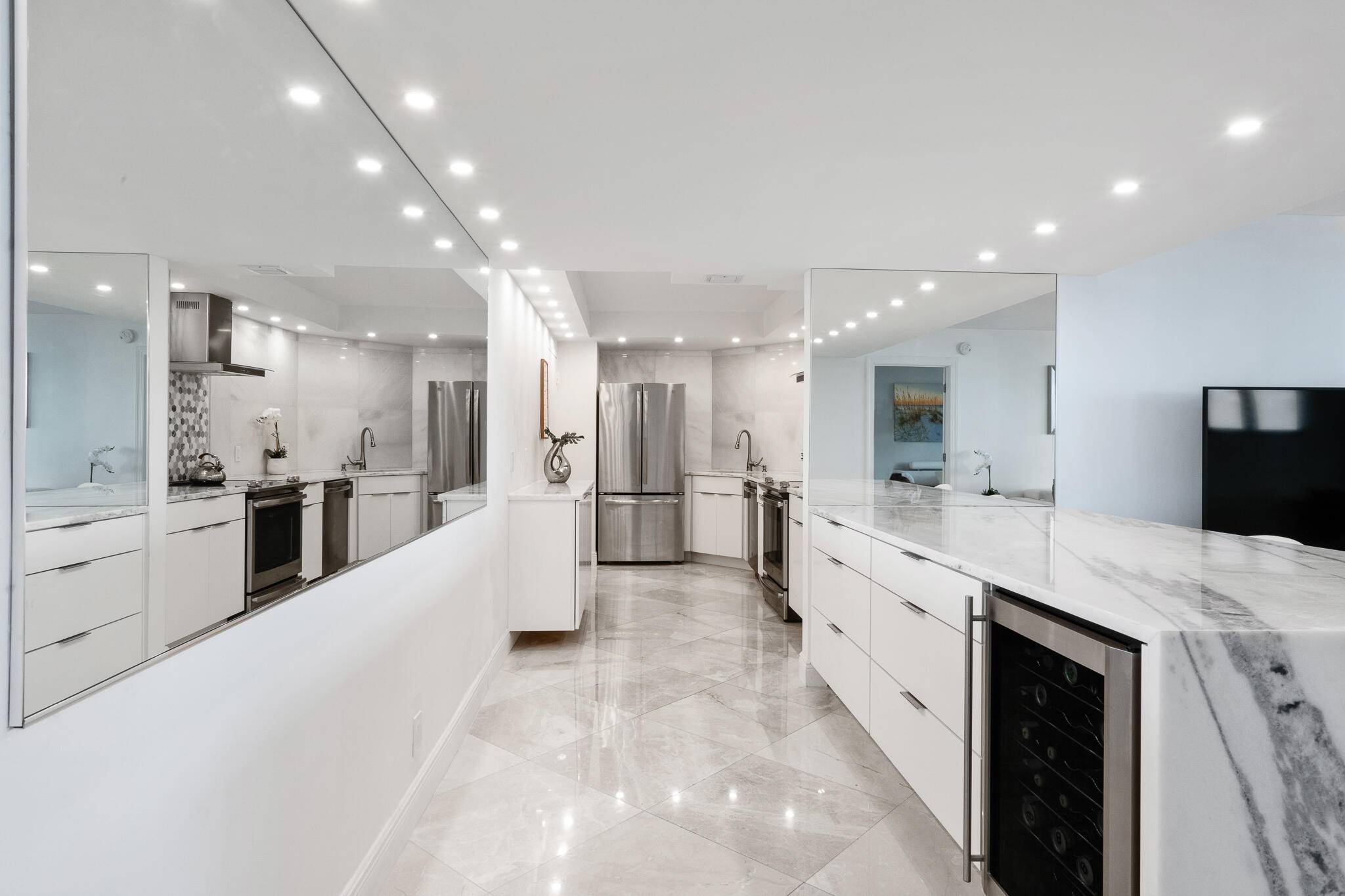 West Palm Beach, FL 33401,2425 Presidential 902 WAY 902