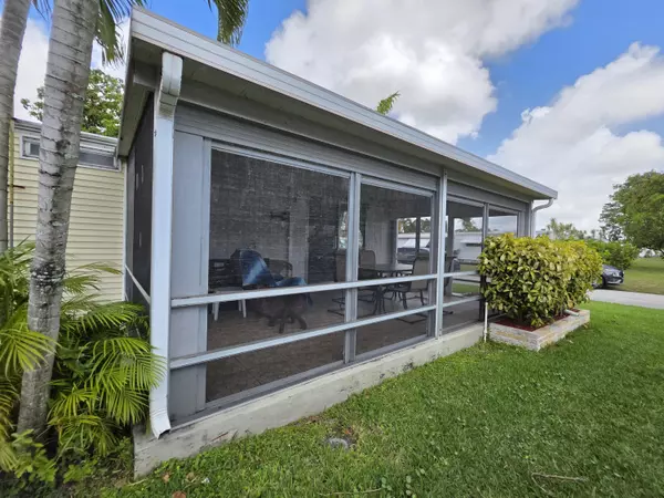 Lantana, FL 33462,4092 8th CT