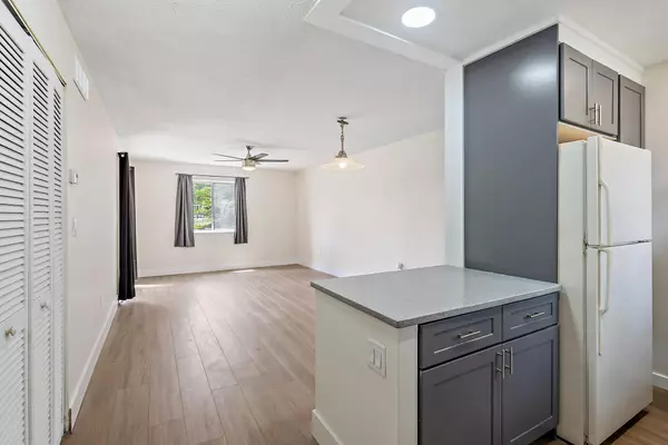 West Palm Beach, FL 33415,6120 NE Forest Hill BLVD 103