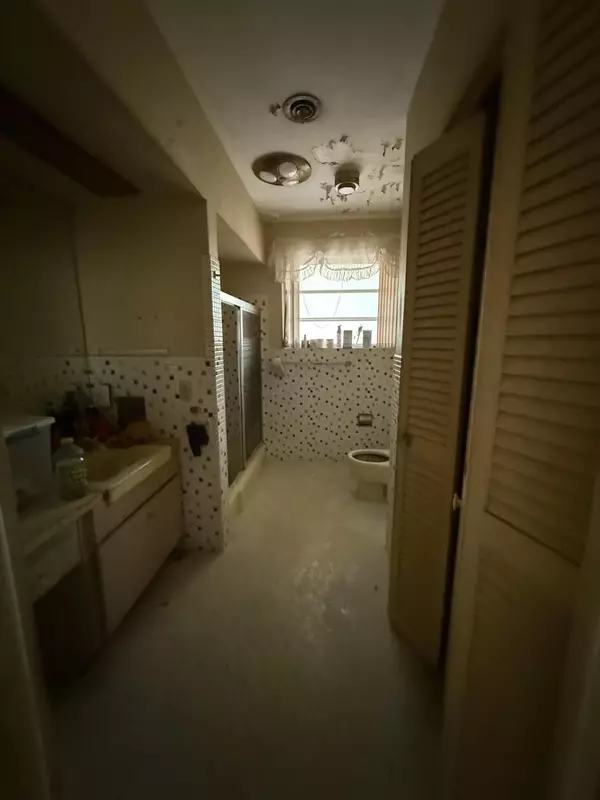 Miami, FL 33156,8445 SW 110th ST