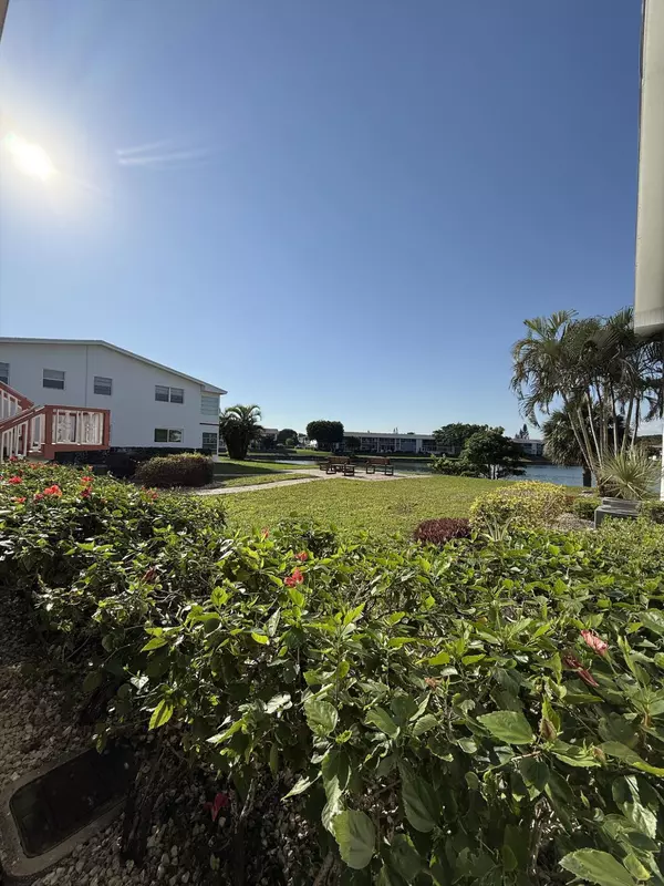 West Palm Beach, FL 33417,111 E Chatham