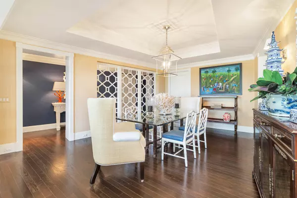 Palm Beach, FL 33480,100 Royal Palm WAY G-4