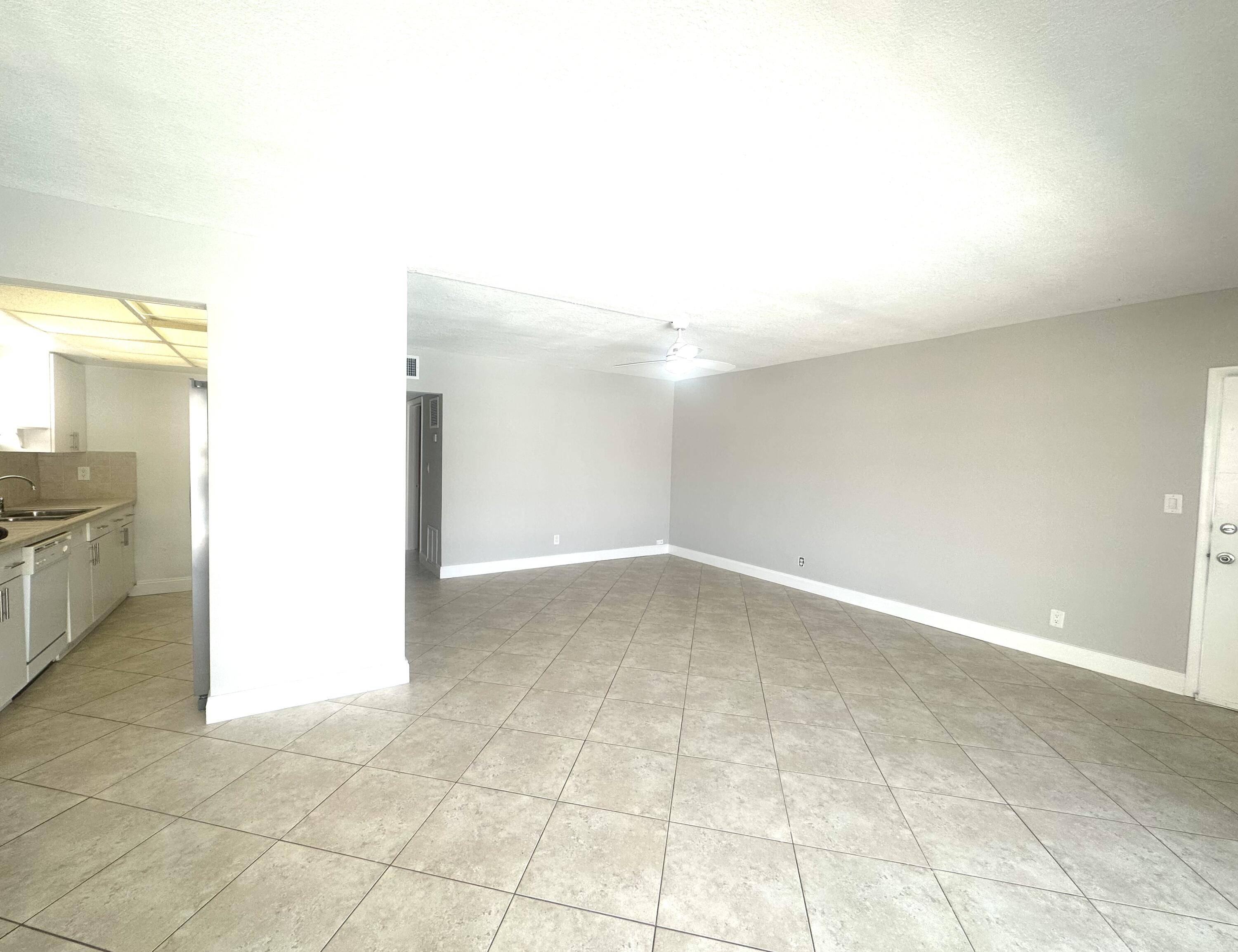 Lighthouse Point, FL 33064,2735 NE 28 CT 3