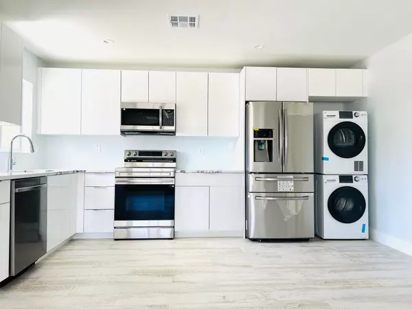 206 SE 1st AVE 1, Delray Beach, FL 33444