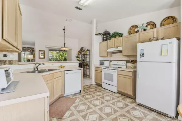 Vero Beach, FL 32960,900 10th CT
