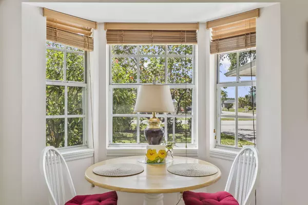 Vero Beach, FL 32960,900 10th CT