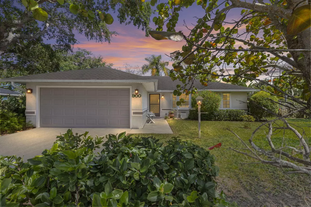 Vero Beach, FL 32960,900 10th CT