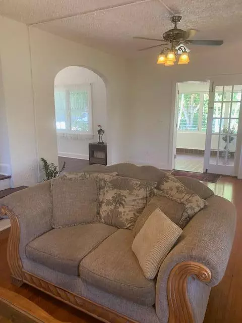 West Palm Beach, FL 33401,728 Avon RD