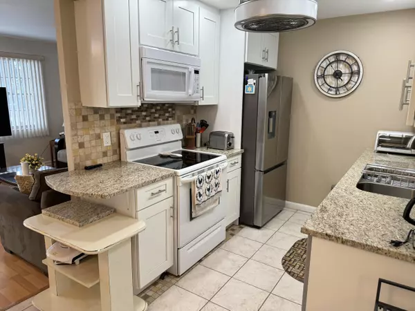 2048 Rexford C, Boca Raton, FL 33434