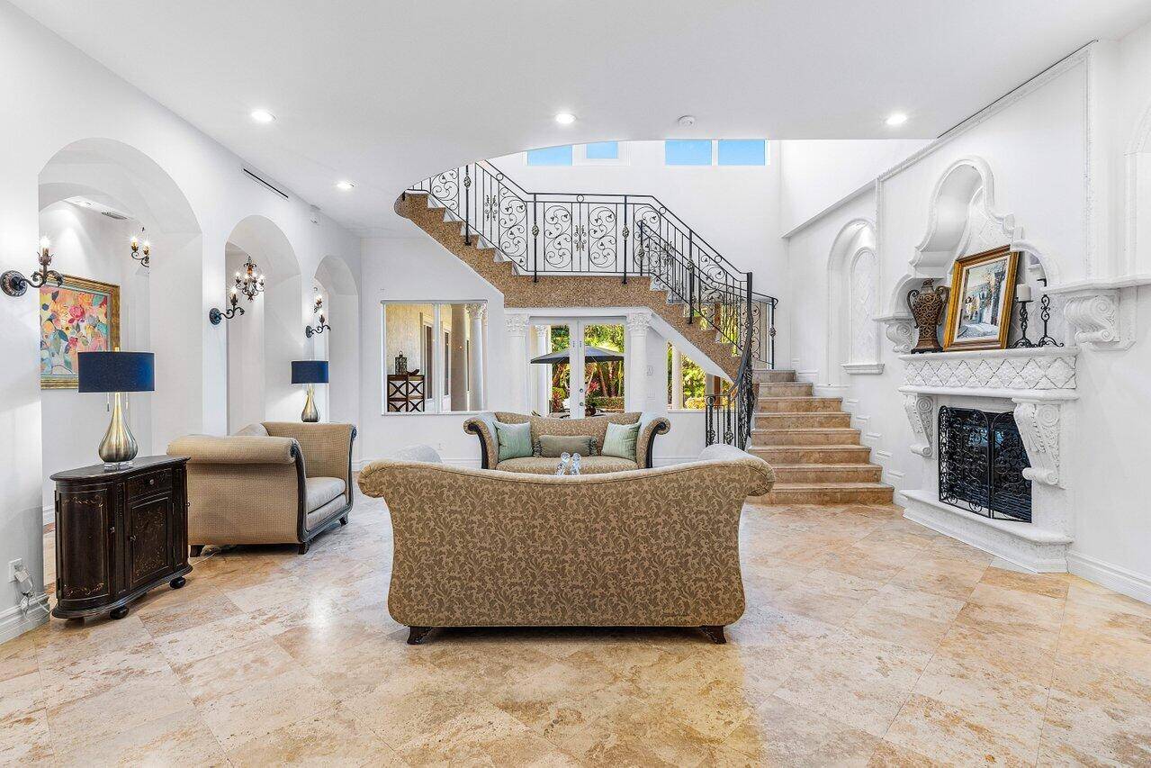 Ocean Ridge, FL 33435,14 E Ocean AVE