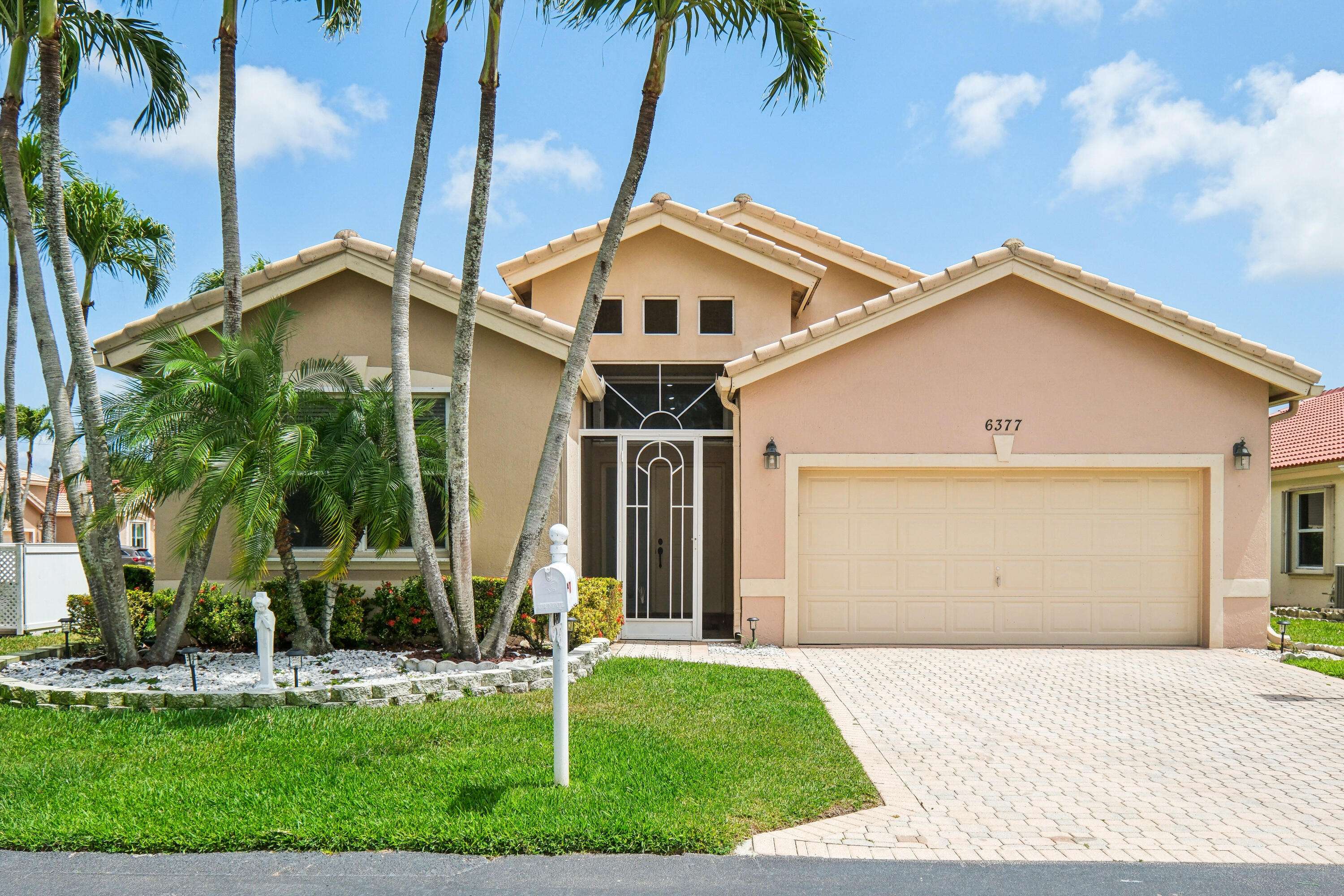 Boynton Beach, FL 33437,6377 N N Westchester Club DR