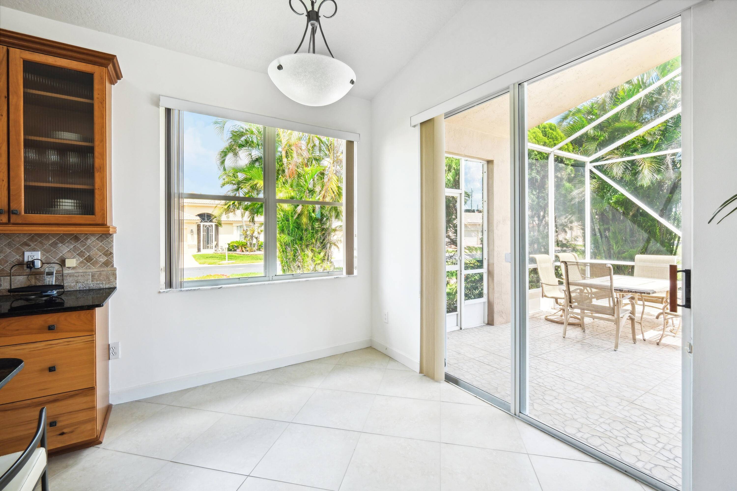 Boynton Beach, FL 33437,6377 N N Westchester Club DR