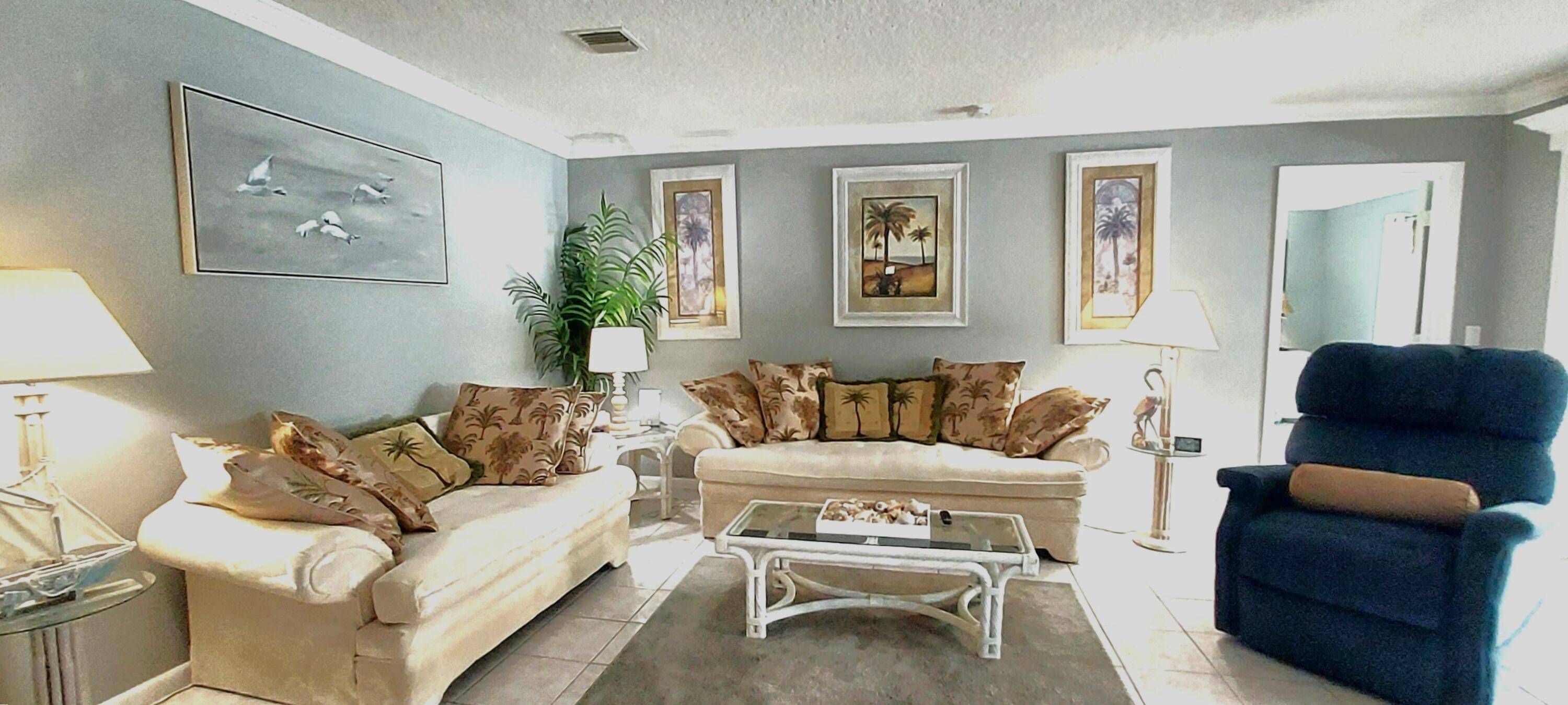 Fort Pierce, FL 34982,1205 S Lakes End DR D2