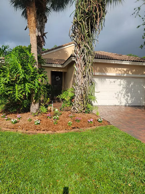 Lake Worth, FL 33463,6585 Lurais DR