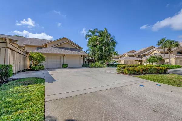 Jupiter, FL 33477,17110 Waterbend 221 DR 221